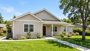 How Long Does Vinyl Siding Last? A Homeowner’s Guide